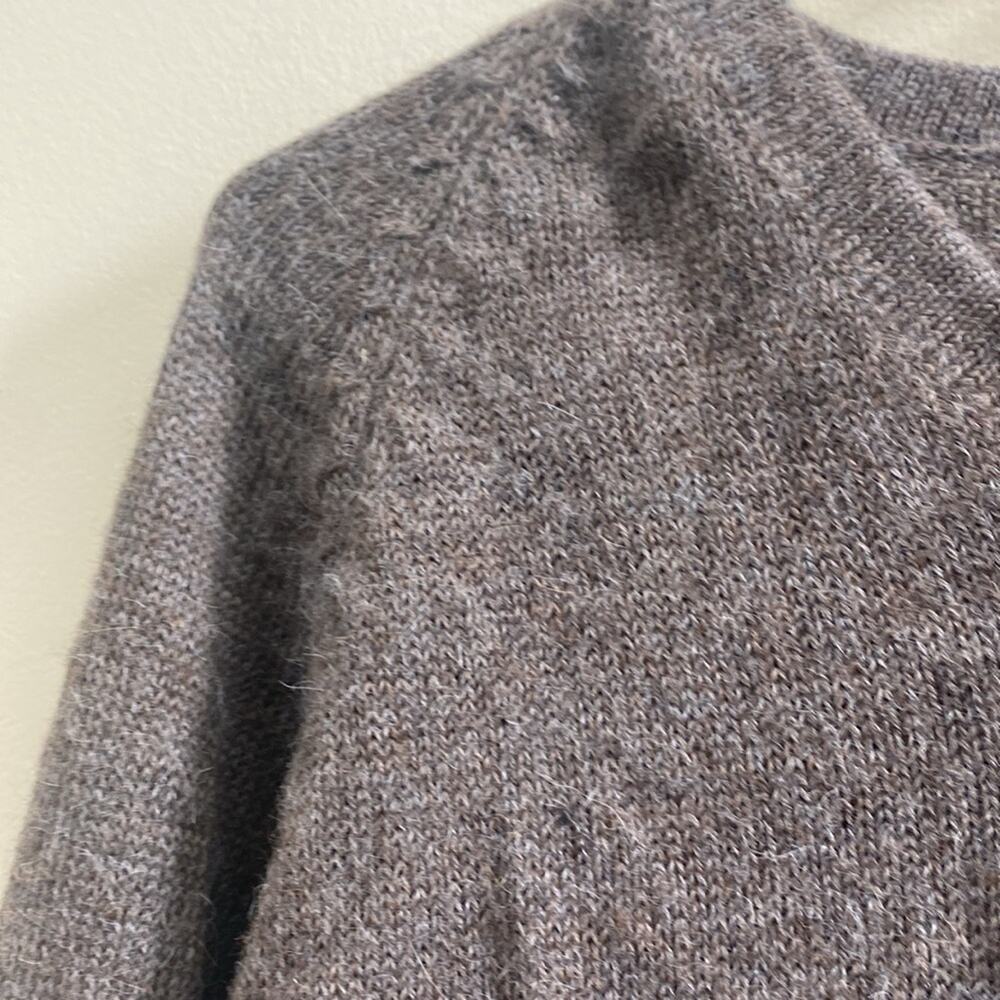 Arte Vivo Miguelito vintage women’s Large Brown V-Neck baby alpaca Sweater - Picture 3 of 4